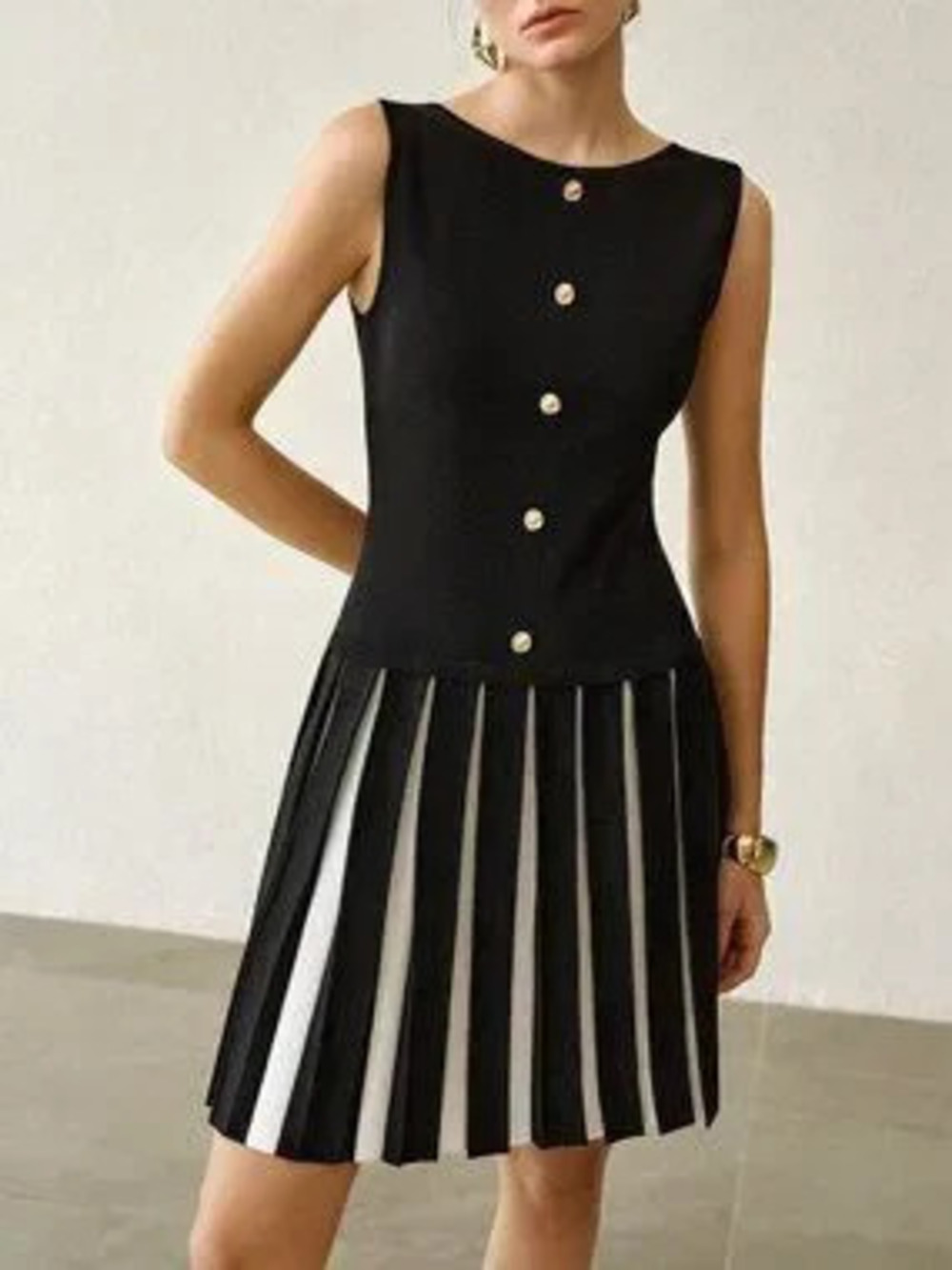 Black Elegant Women's Button Decorated Sleeveless Knit Sweater Dress